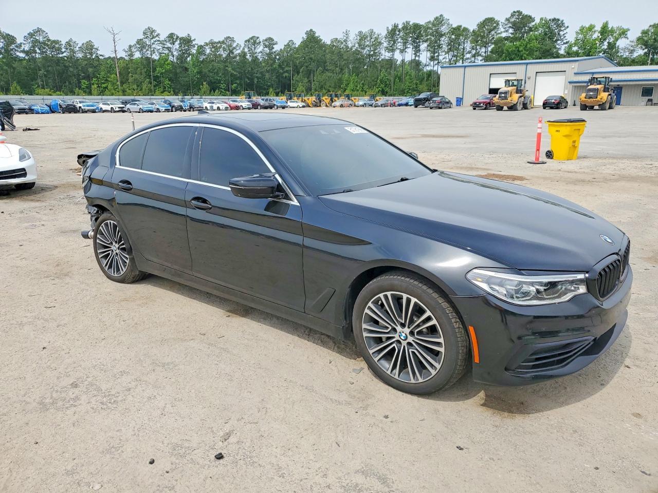 2019 BMW Seria 5 540i - zdjęcie 4
