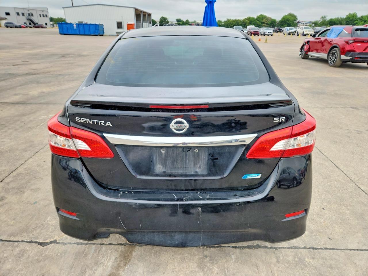 2015 Nissan Sentra S - zdjęcie 11