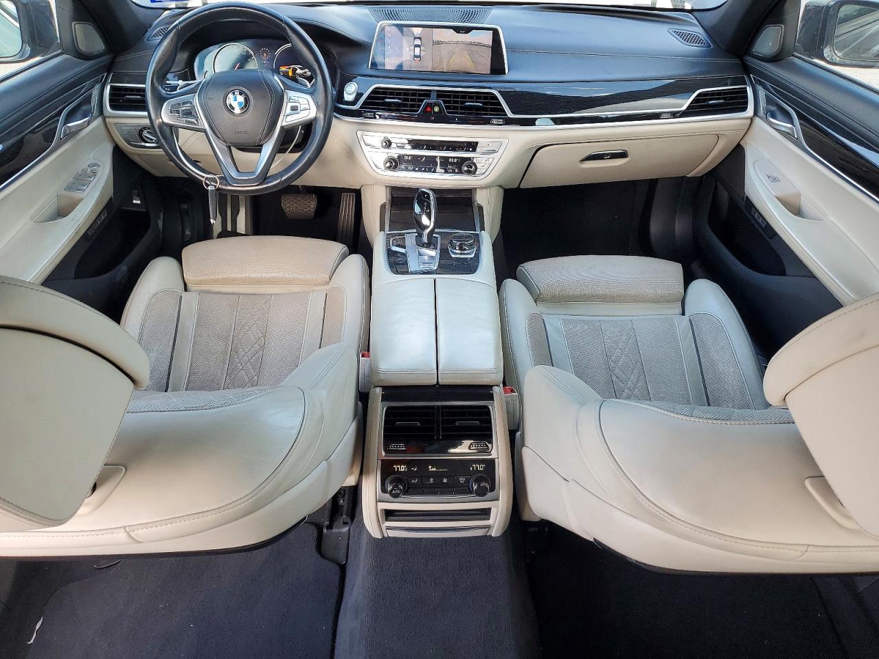 2016 BMW 740 I - zdjęcie 8