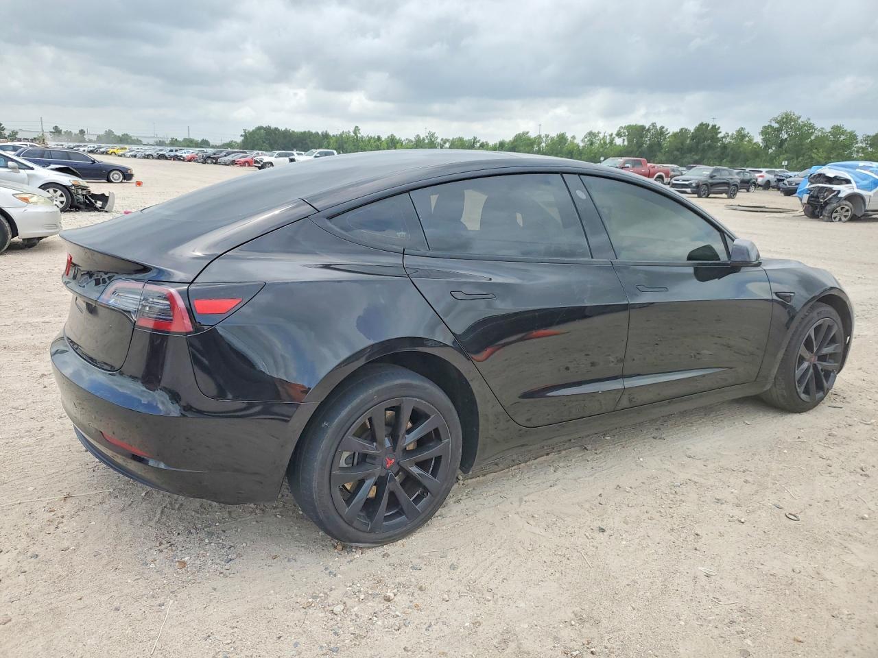 2023 Tesla Model 3 - zdjęcie 3
