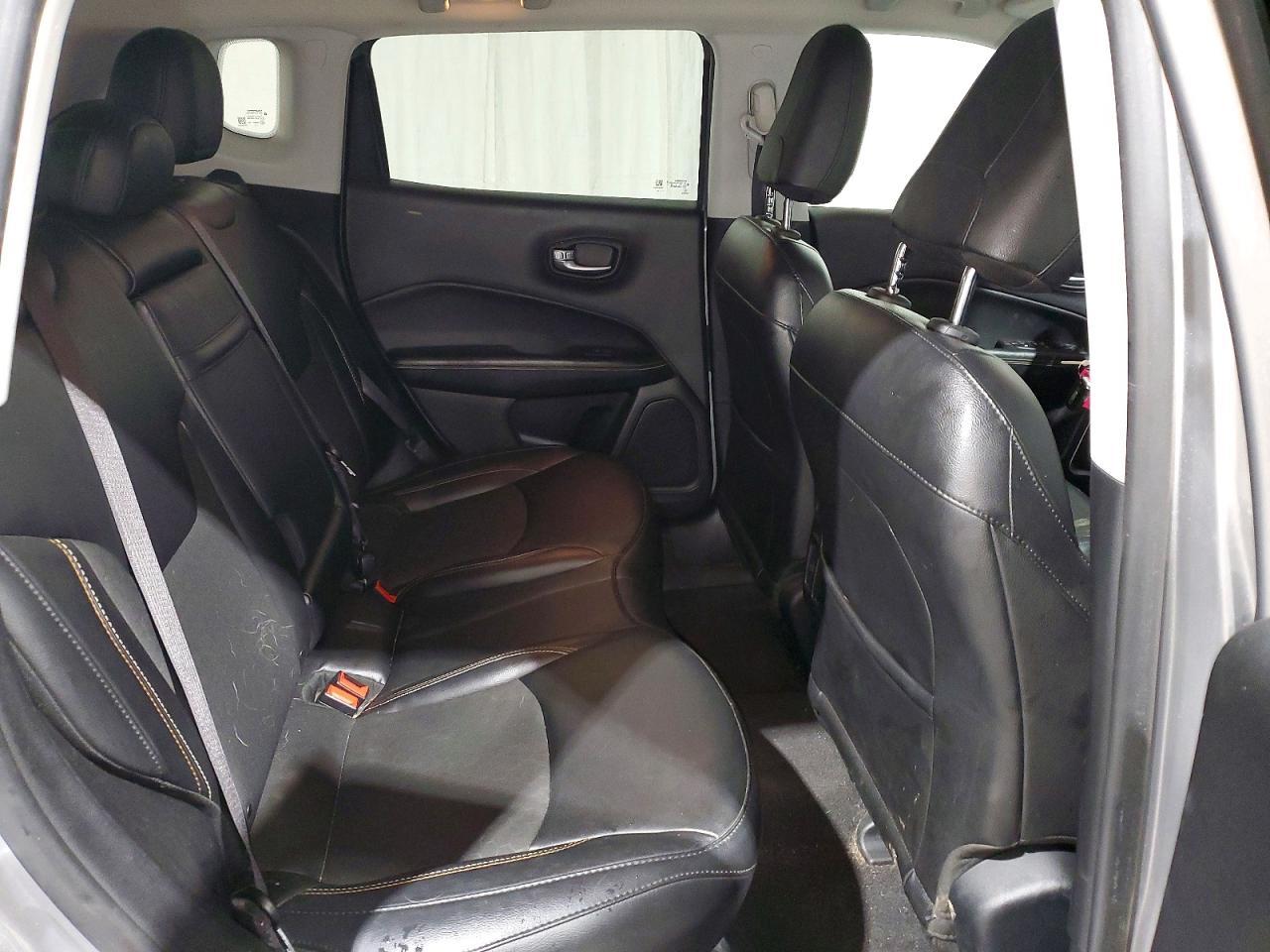 2019 Jeep Compass Latitude - zdjęcie 11