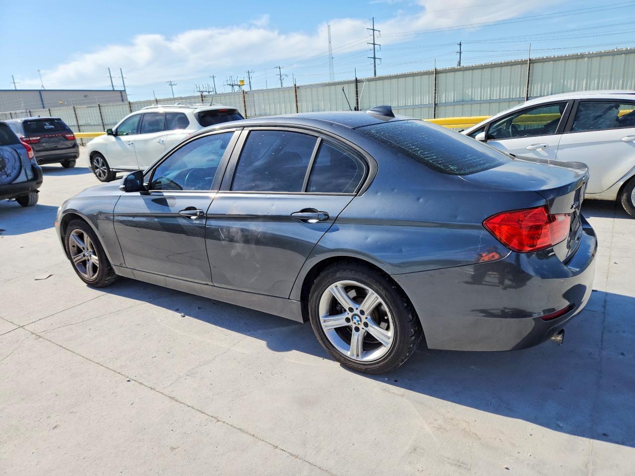 2014 BMW 320 I xDrive - zdjęcie 2