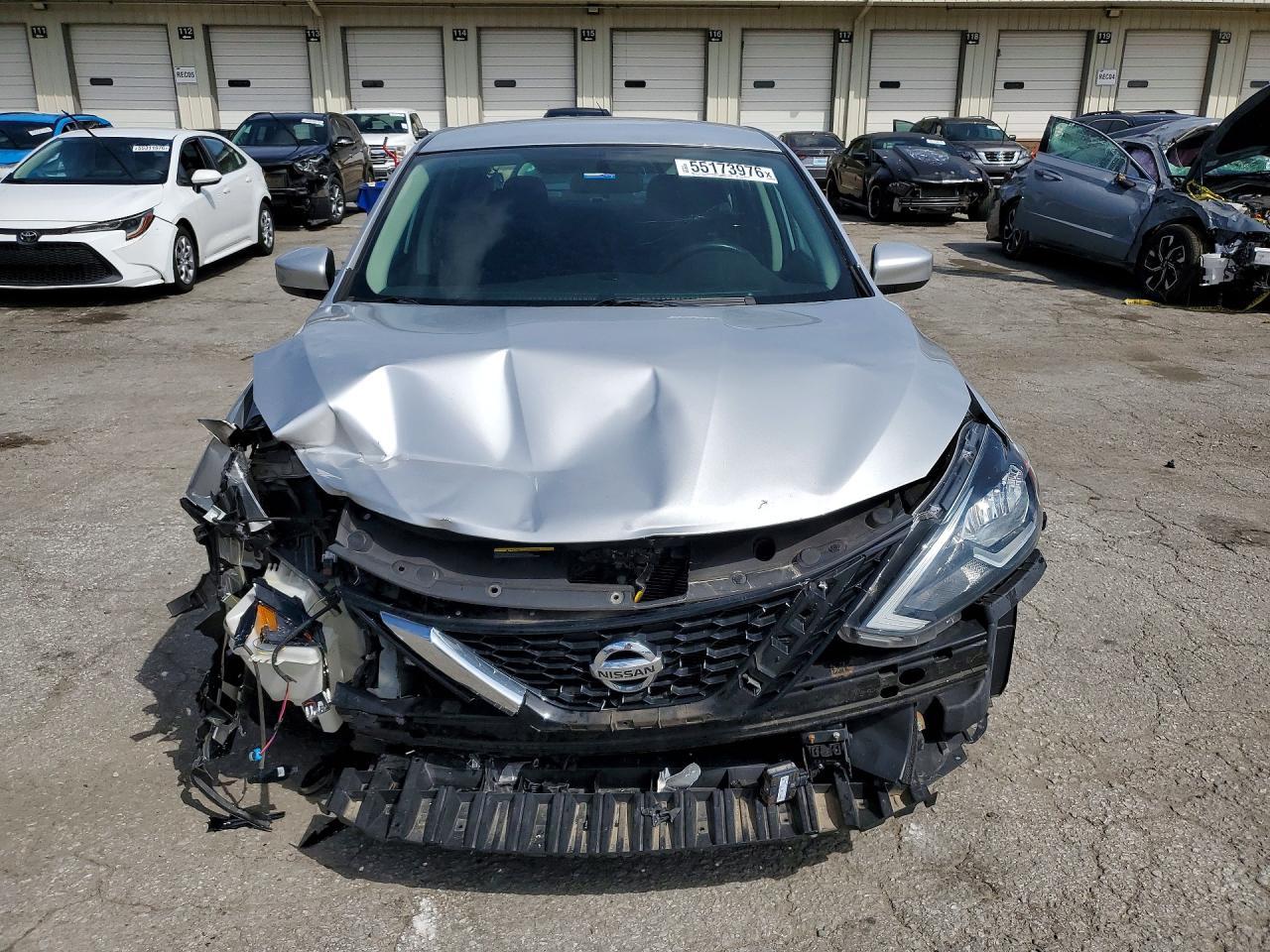 2019 Nissan Sentra Sv - zdjęcie 4