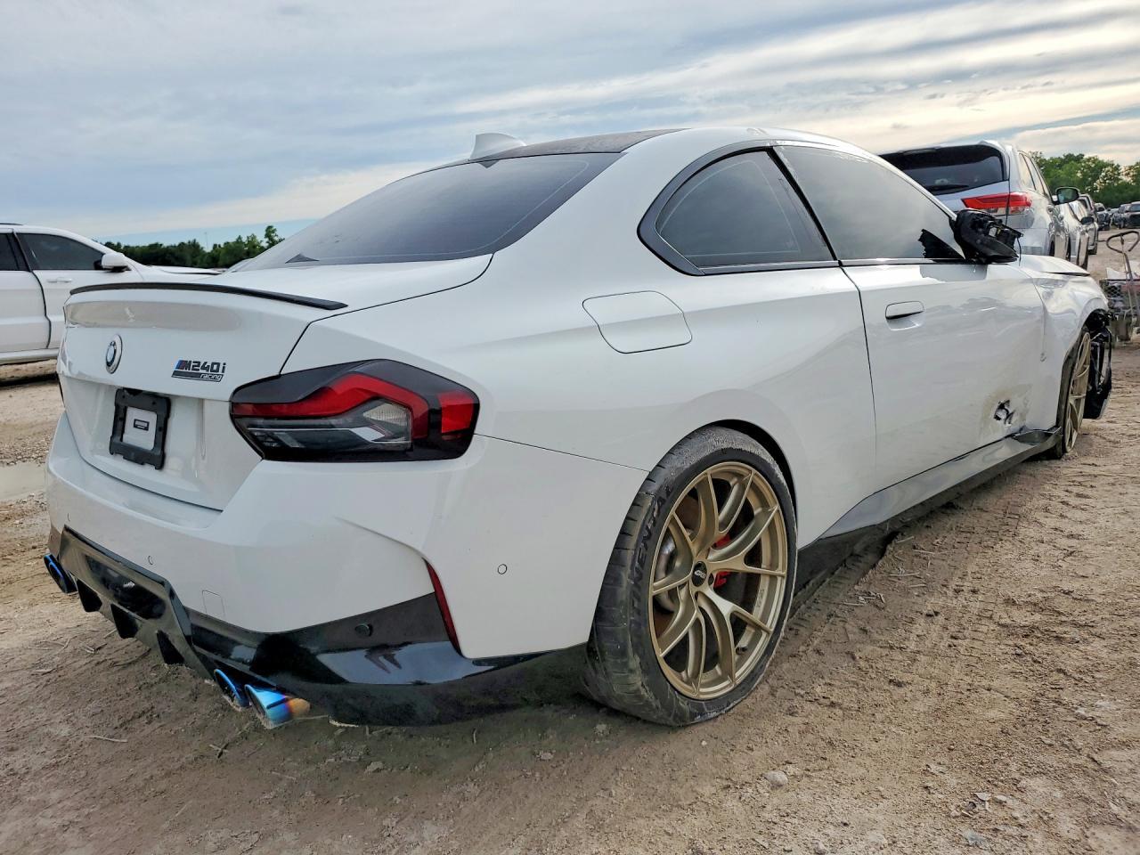 2022 BMW M240Xi - zdjęcie 3