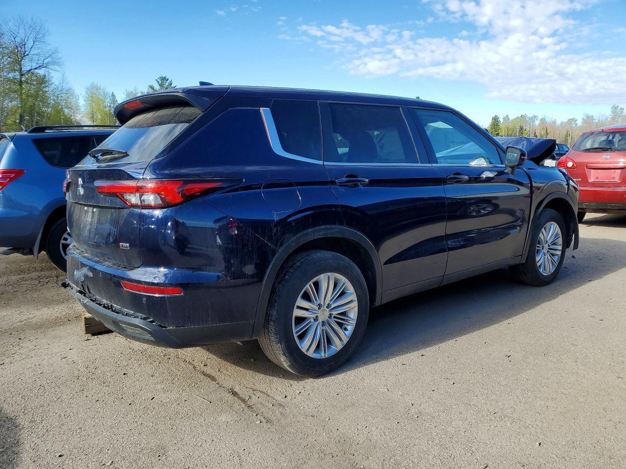 2022 Mitsubishi Outlander Es - zdjęcie 3