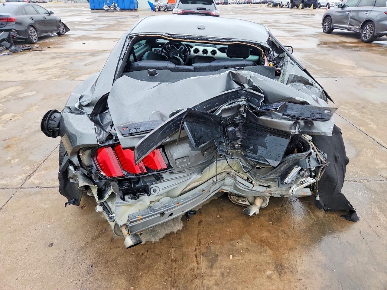 2016 Ford Mustang - zdjęcie 6