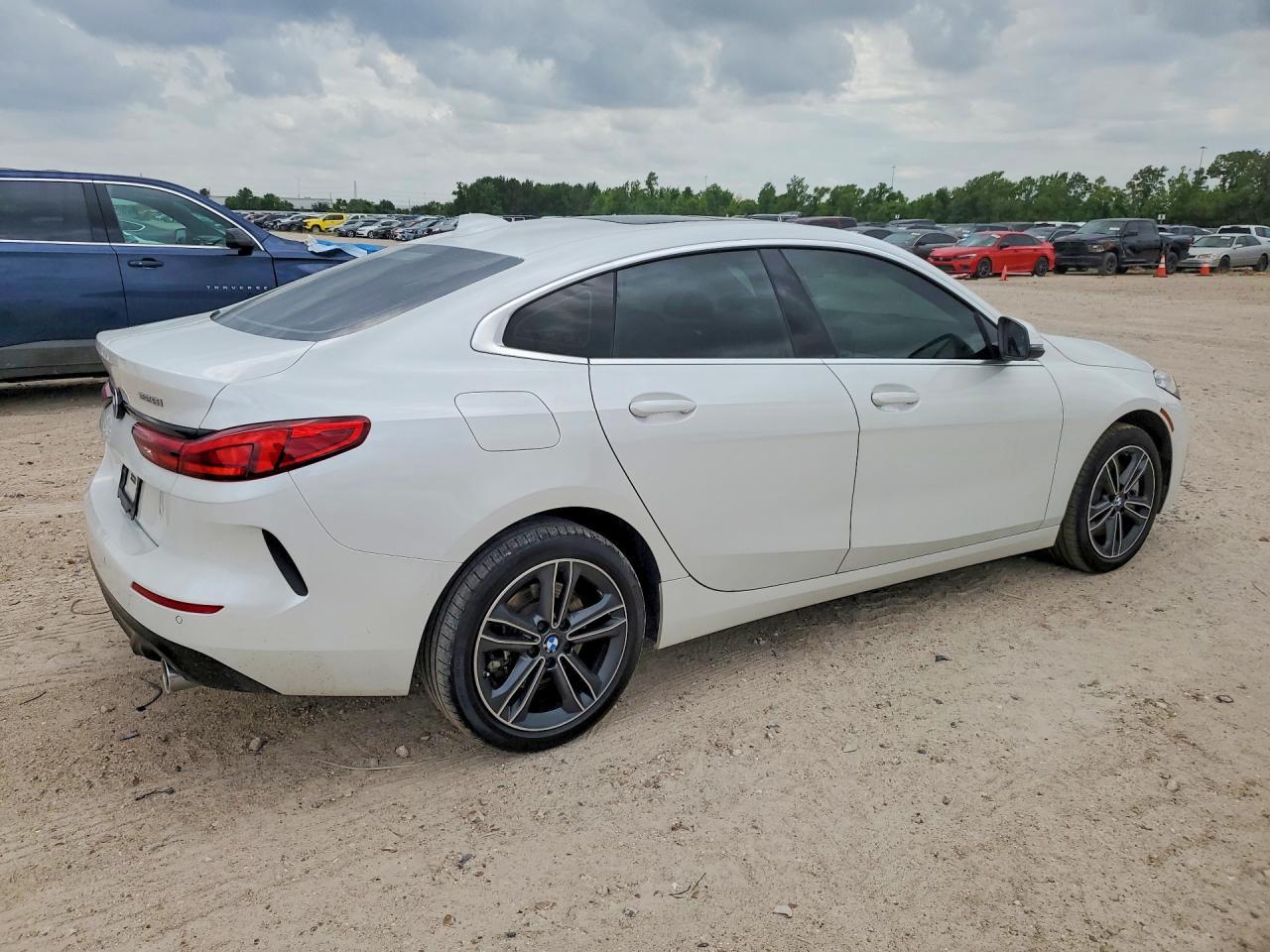 2024 BMW 228Xi - zdjęcie 3
