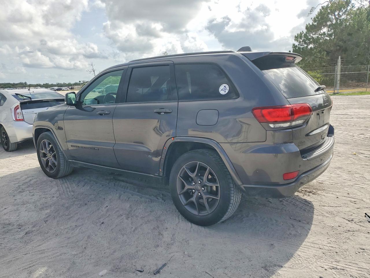 2021 Jeep Grand Cherokee Limited - zdjęcie 2