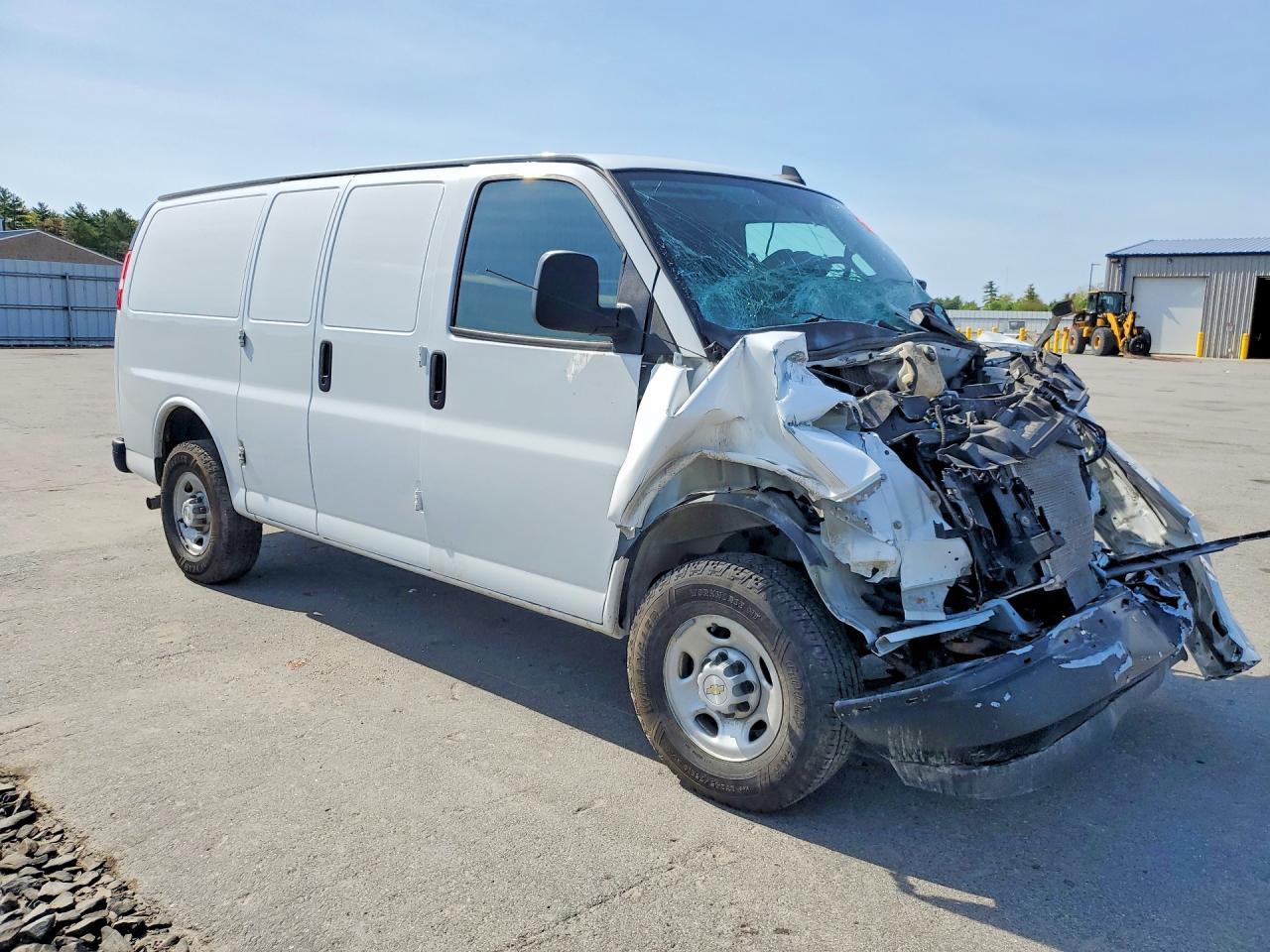 2022 Chevrolet Express G2500 - zdjęcie 4