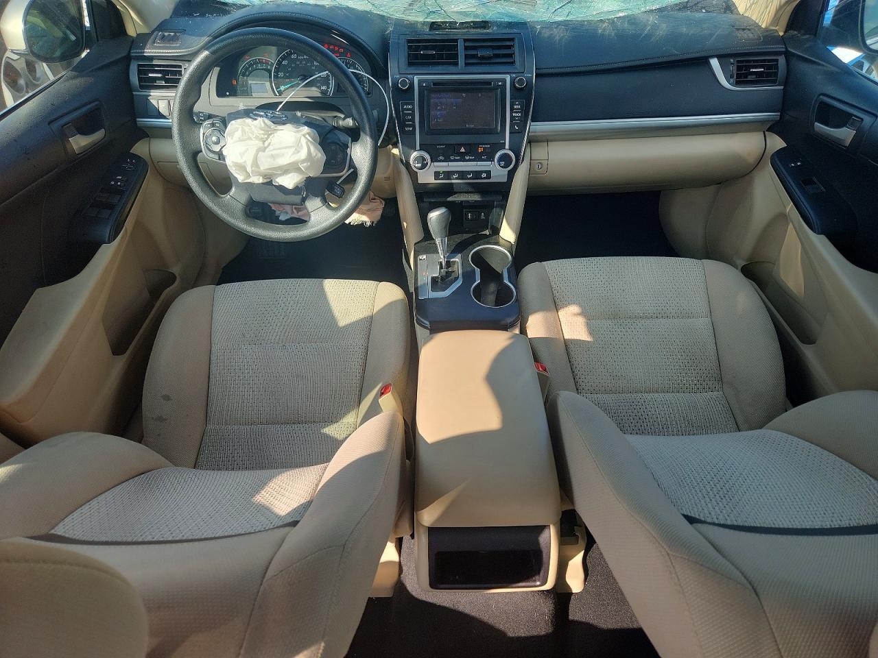 2014 Toyota Camry Le - zdjęcie 8