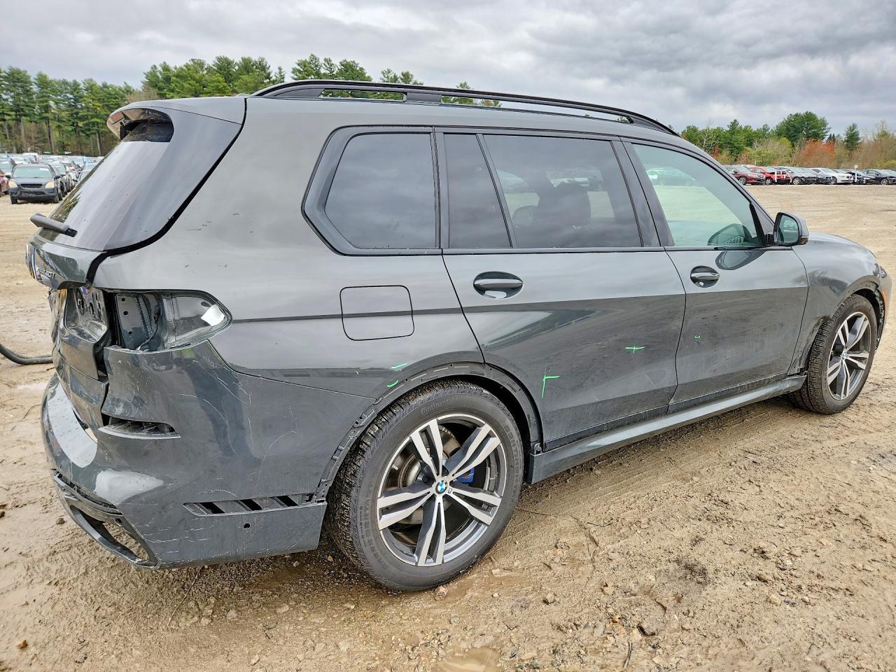 2026 BMW X7 xDrive40I - zdjęcie 3