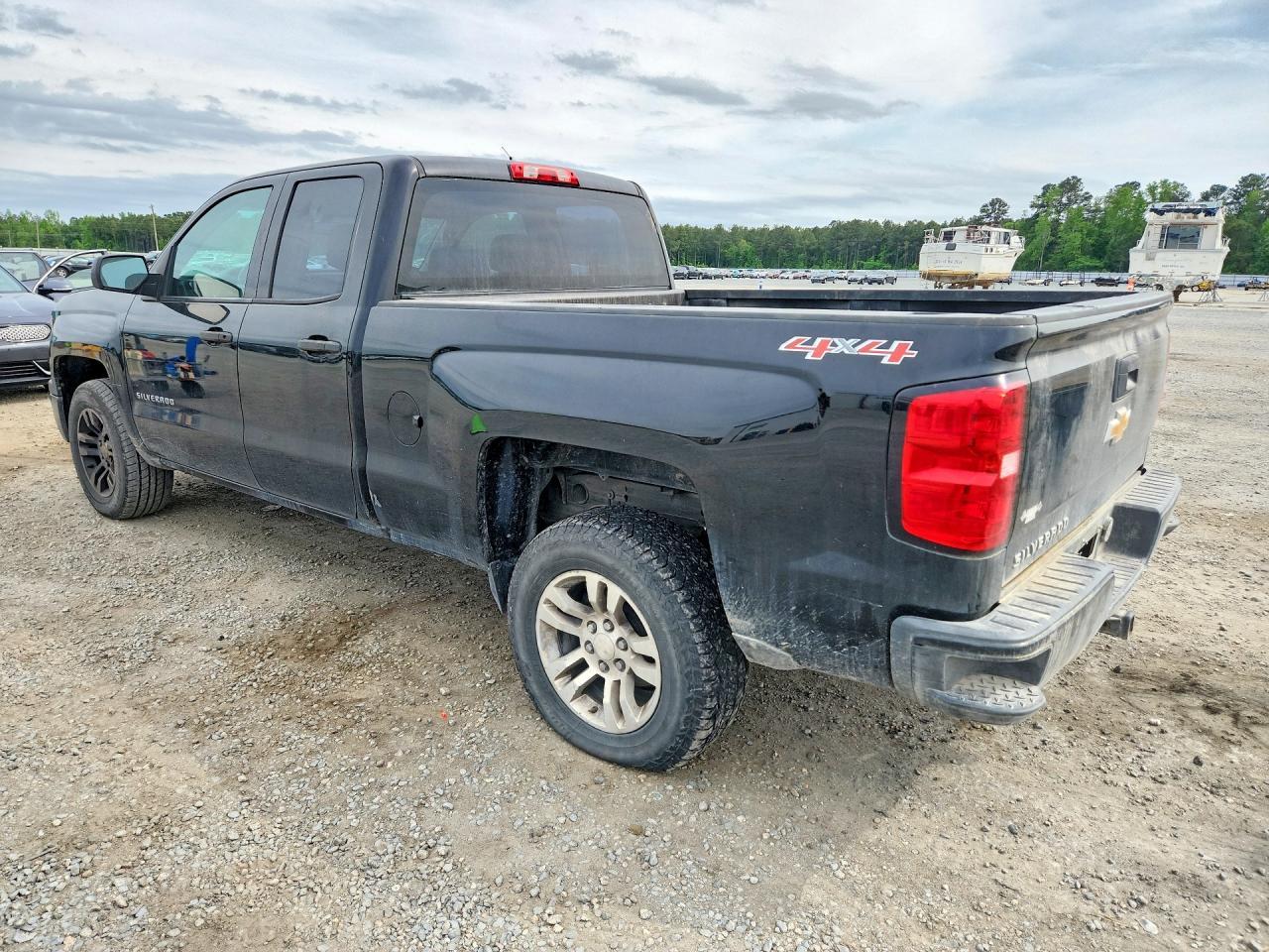 2015 Chevrolet Silverado K1500 - zdjęcie 2
