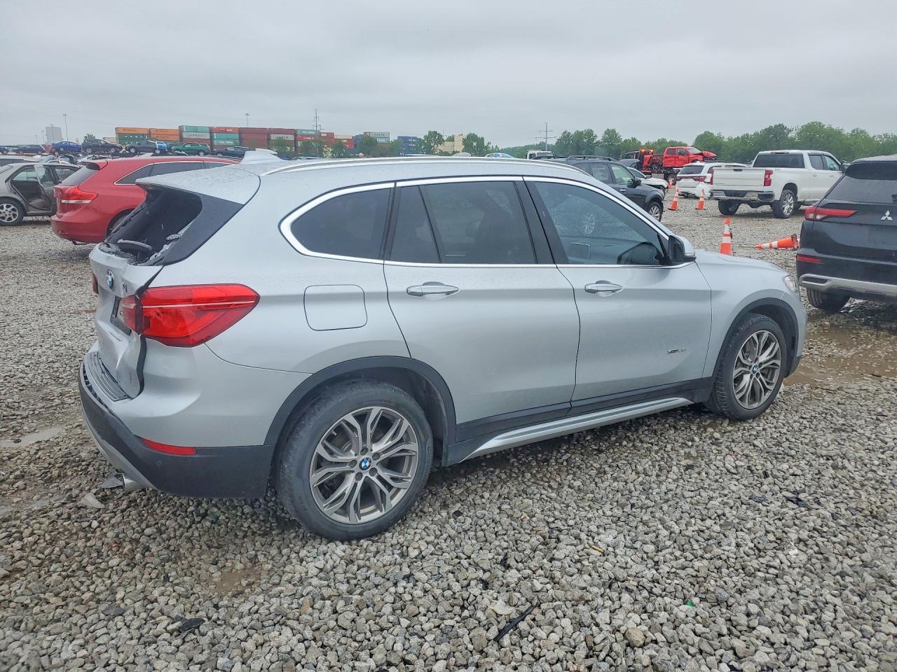 2016 BMW X1 xDrive28I - zdjęcie 3