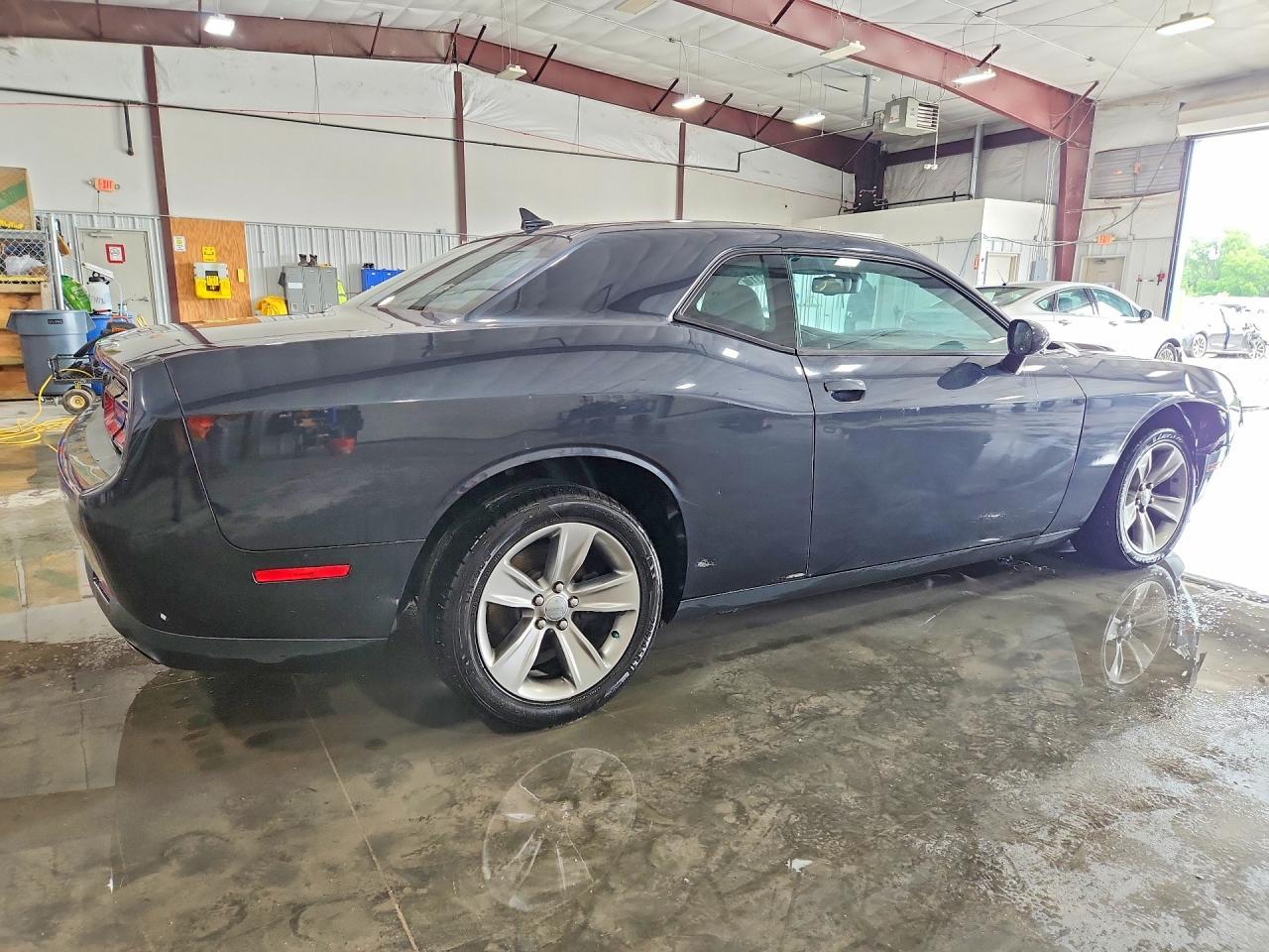 2016 Dodge Challenger Sxt - zdjęcie 3