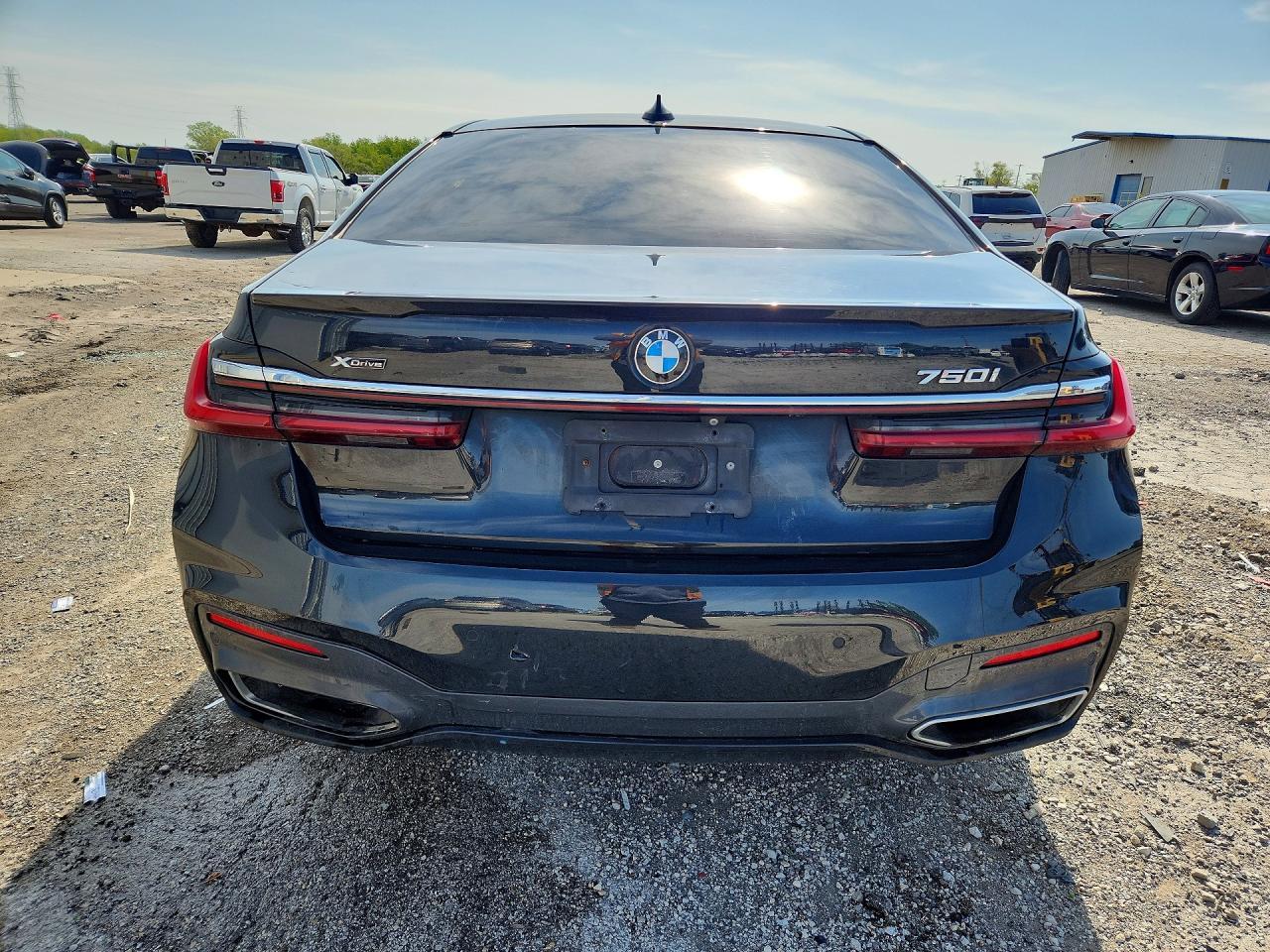 2020 BMW 750 Xi - zdjęcie 6