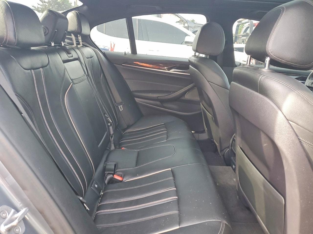 2018 BMW 530E - zdjęcie 10
