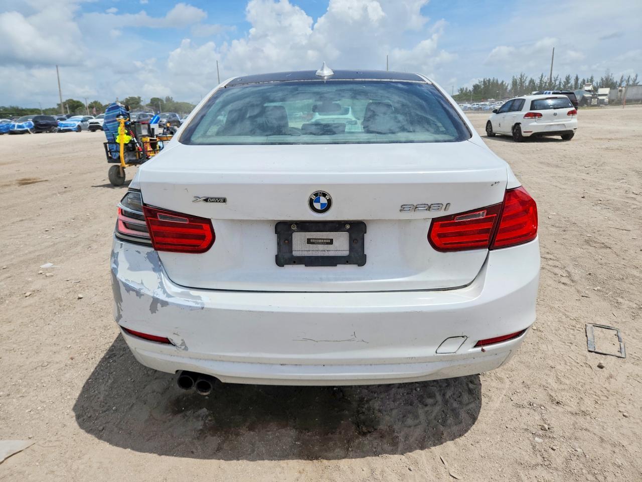 2013 BMW 328 Xi - zdjęcie 6