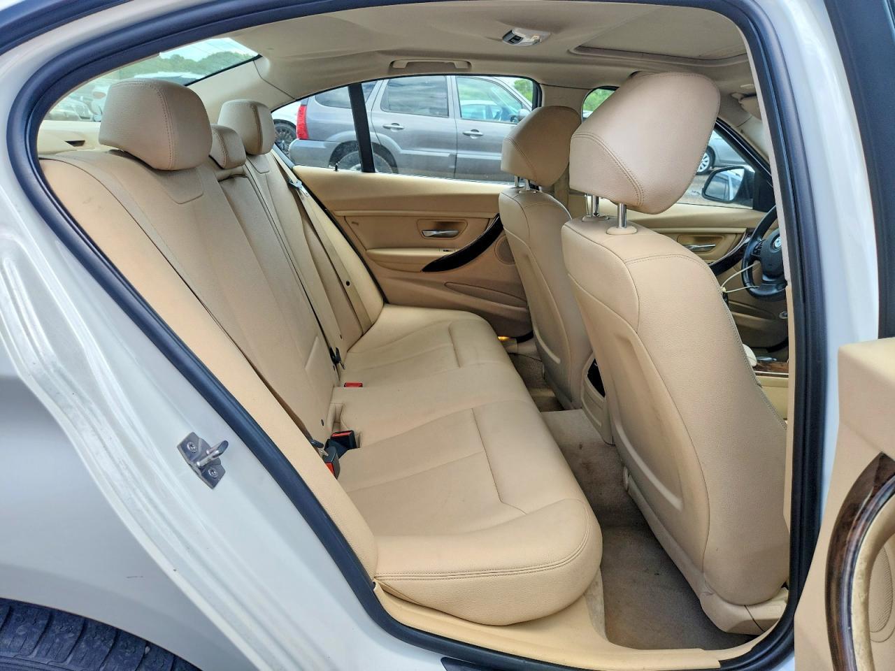 2013 BMW 320 I xDrive - zdjęcie 10