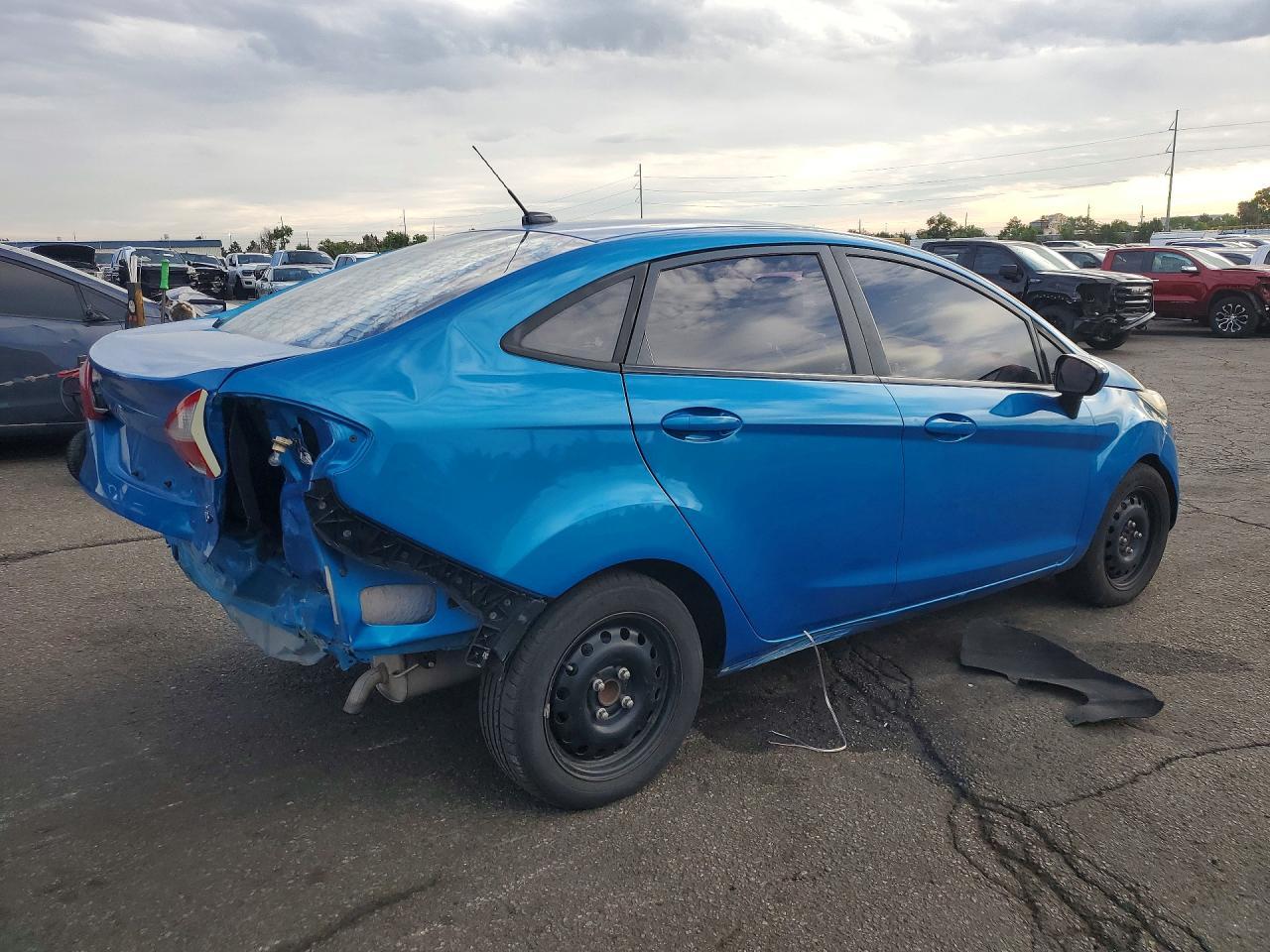 2016 Ford Fiesta S - zdjęcie 3