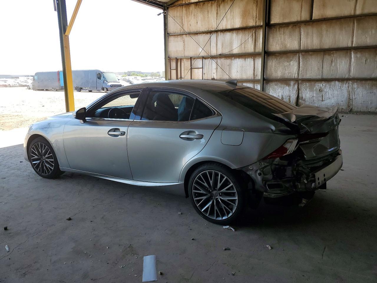2019 Lexus Is - zdjęcie 2