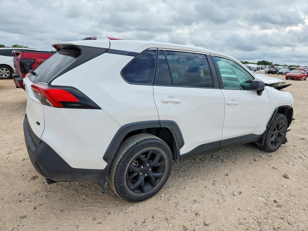 2022 Toyota Rav4 Le - zdjęcie 3