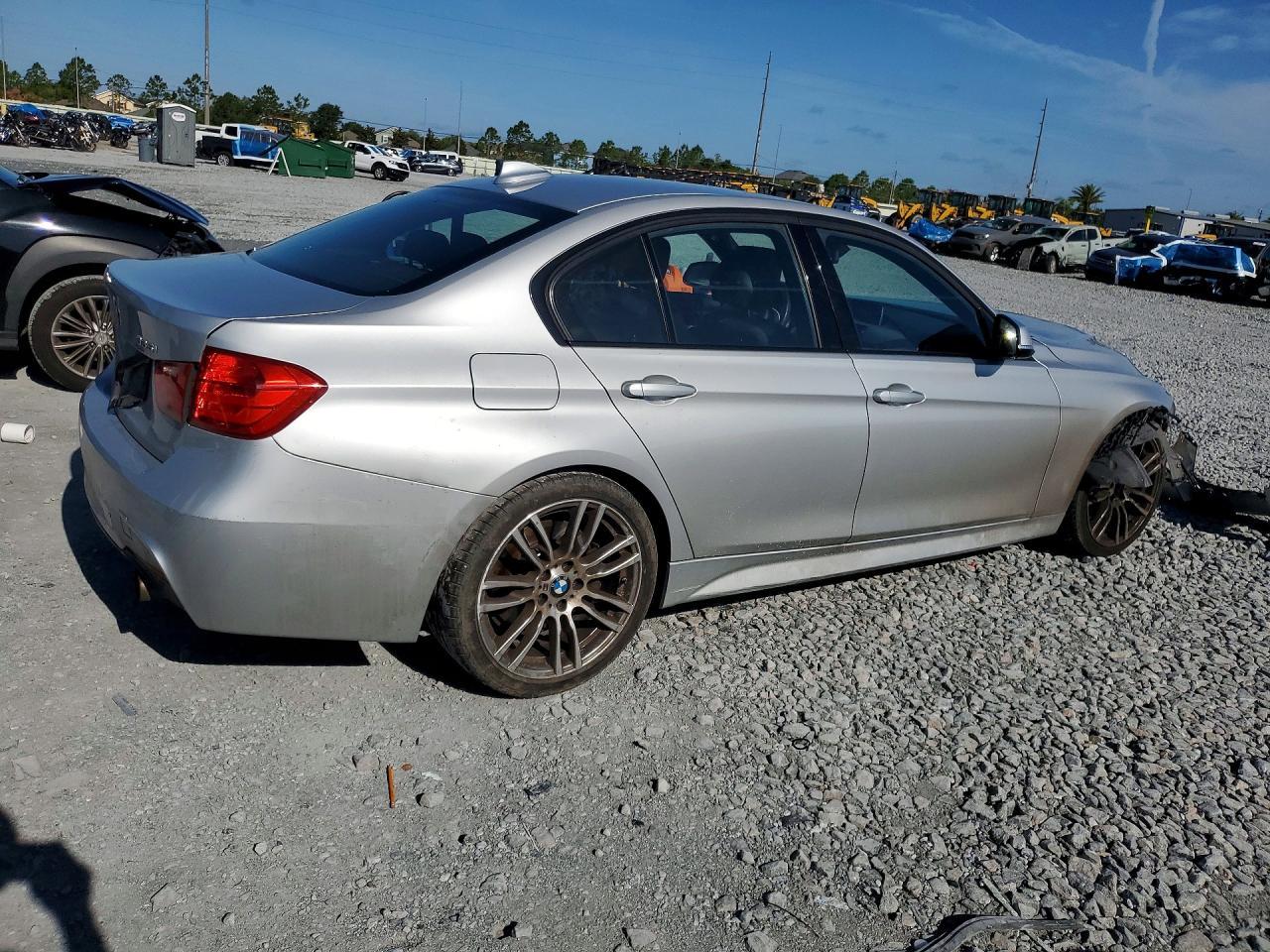 2013 BMW 335 I - zdjęcie 3