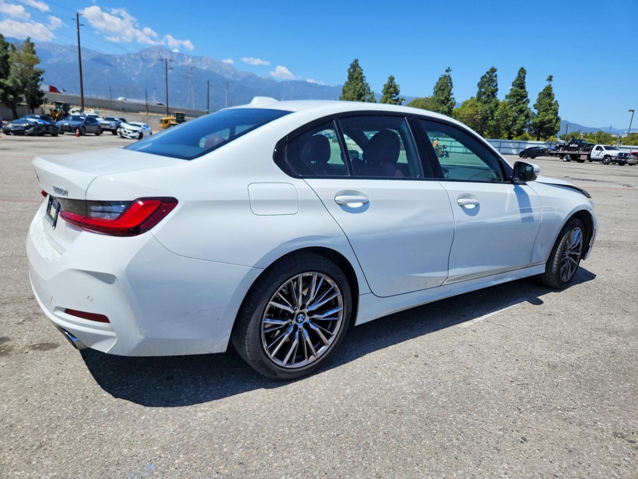 2023 BMW 330I - zdjęcie 3