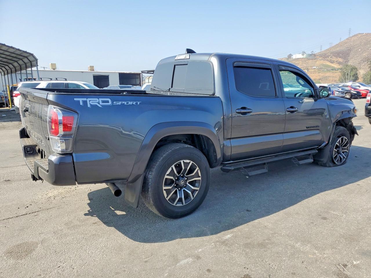 2022 Toyota Tacoma Trd Sport - zdjęcie 3