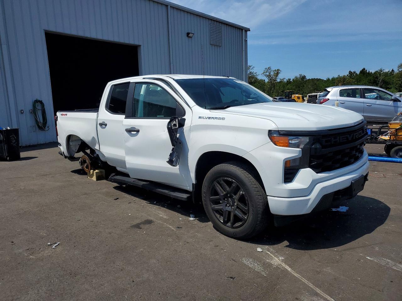 2023 Chevrolet Silverado K1500 Custom - zdjęcie 4