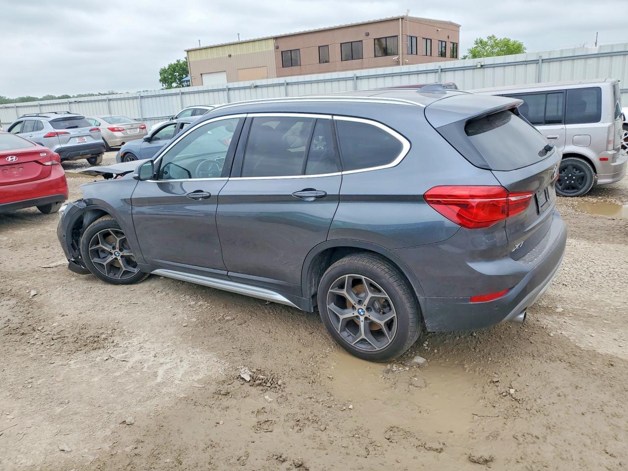 2018 BMW X1 xDrive28I - zdjęcie 2