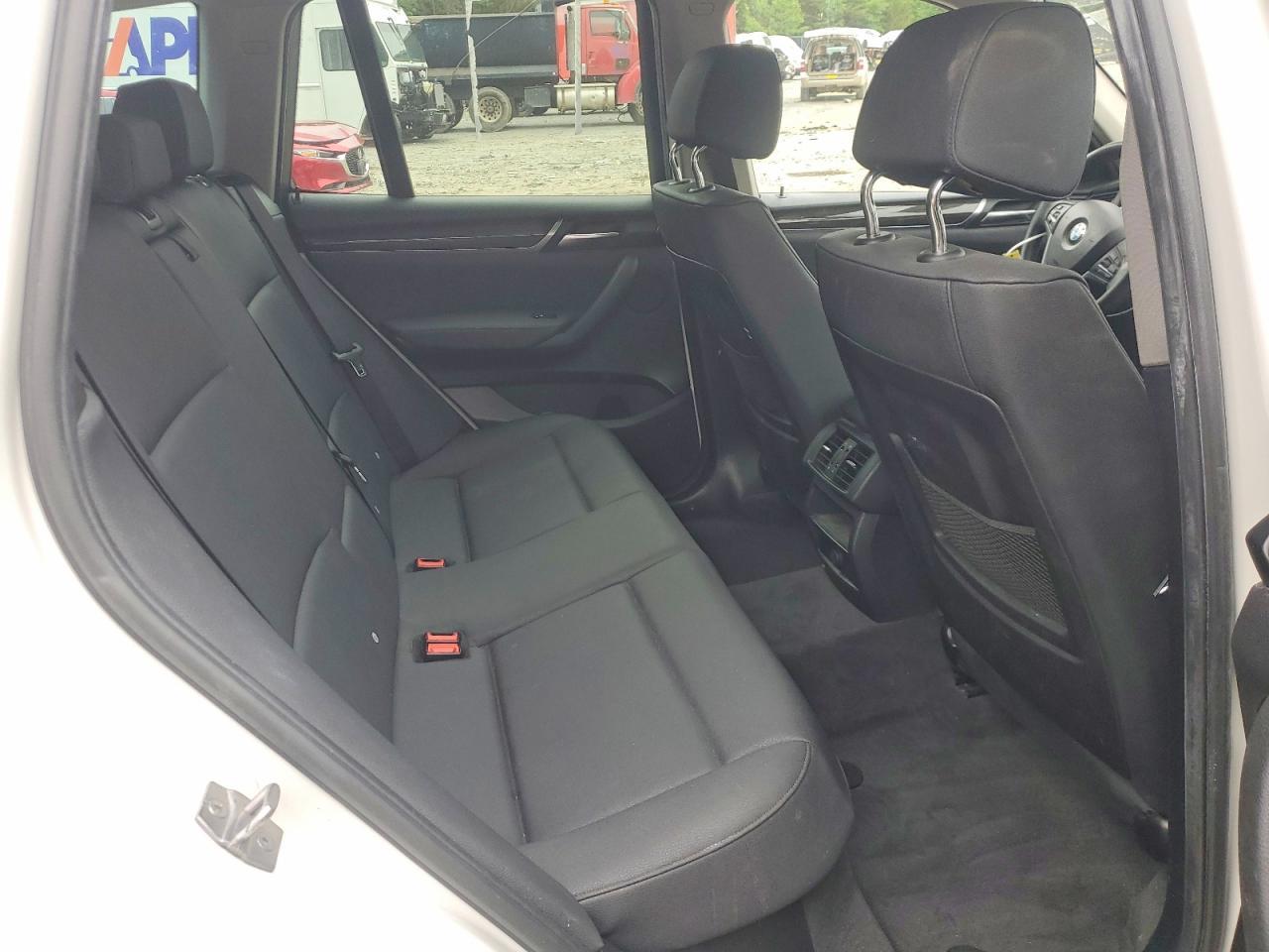 2017 BMW X3 xDrive28I - zdjęcie 11
