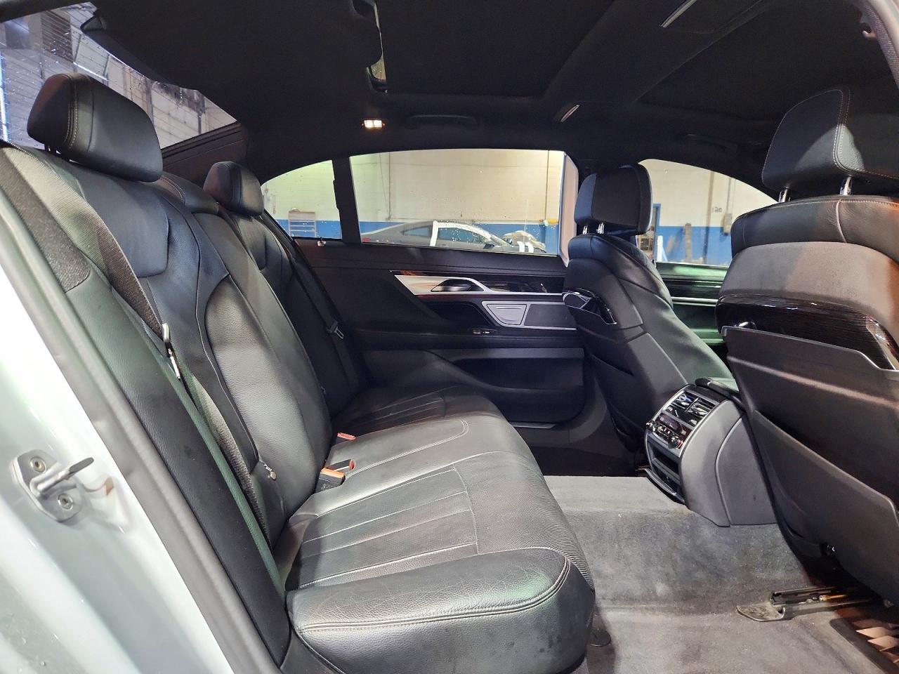 2019 BMW 740 I - zdjęcie 10
