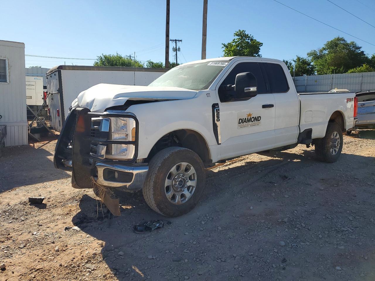 2024 Ford F250 Super Duty - zdjęcie główne