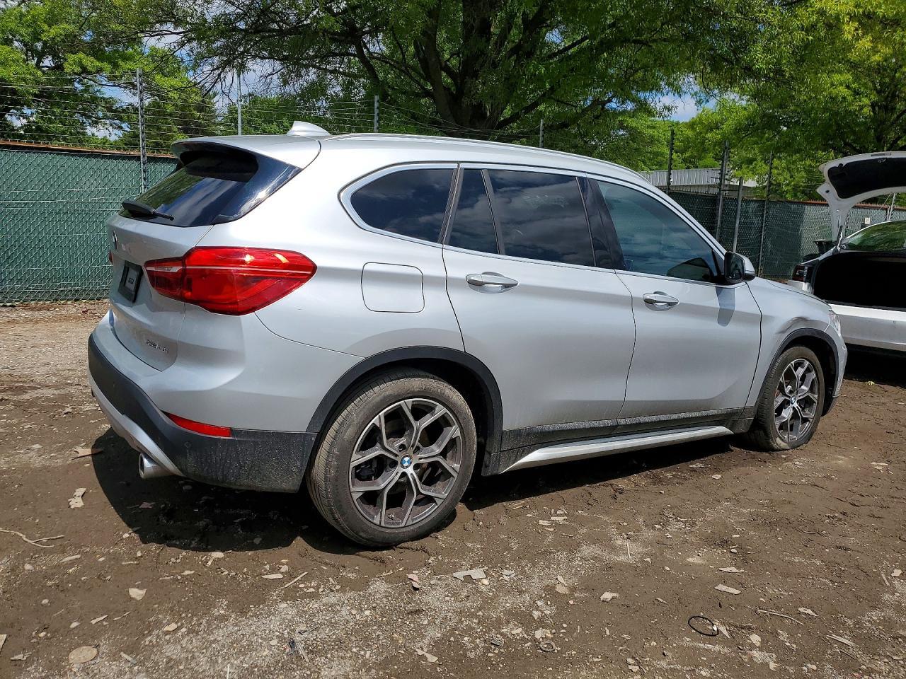 2020 BMW X1 Sdrive28I - zdjęcie 3