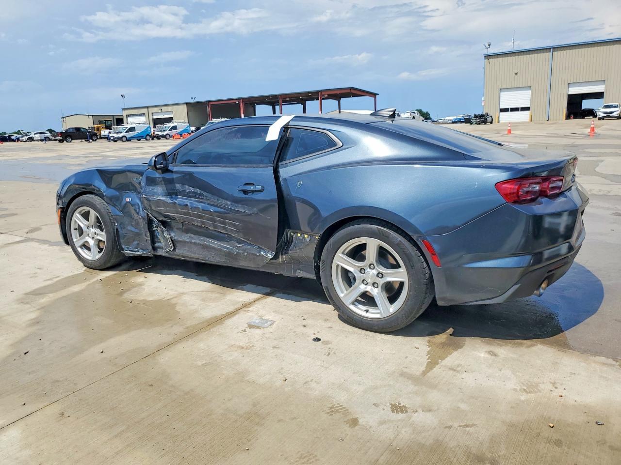 2023 Chevrolet Camaro Ls - zdjęcie 2