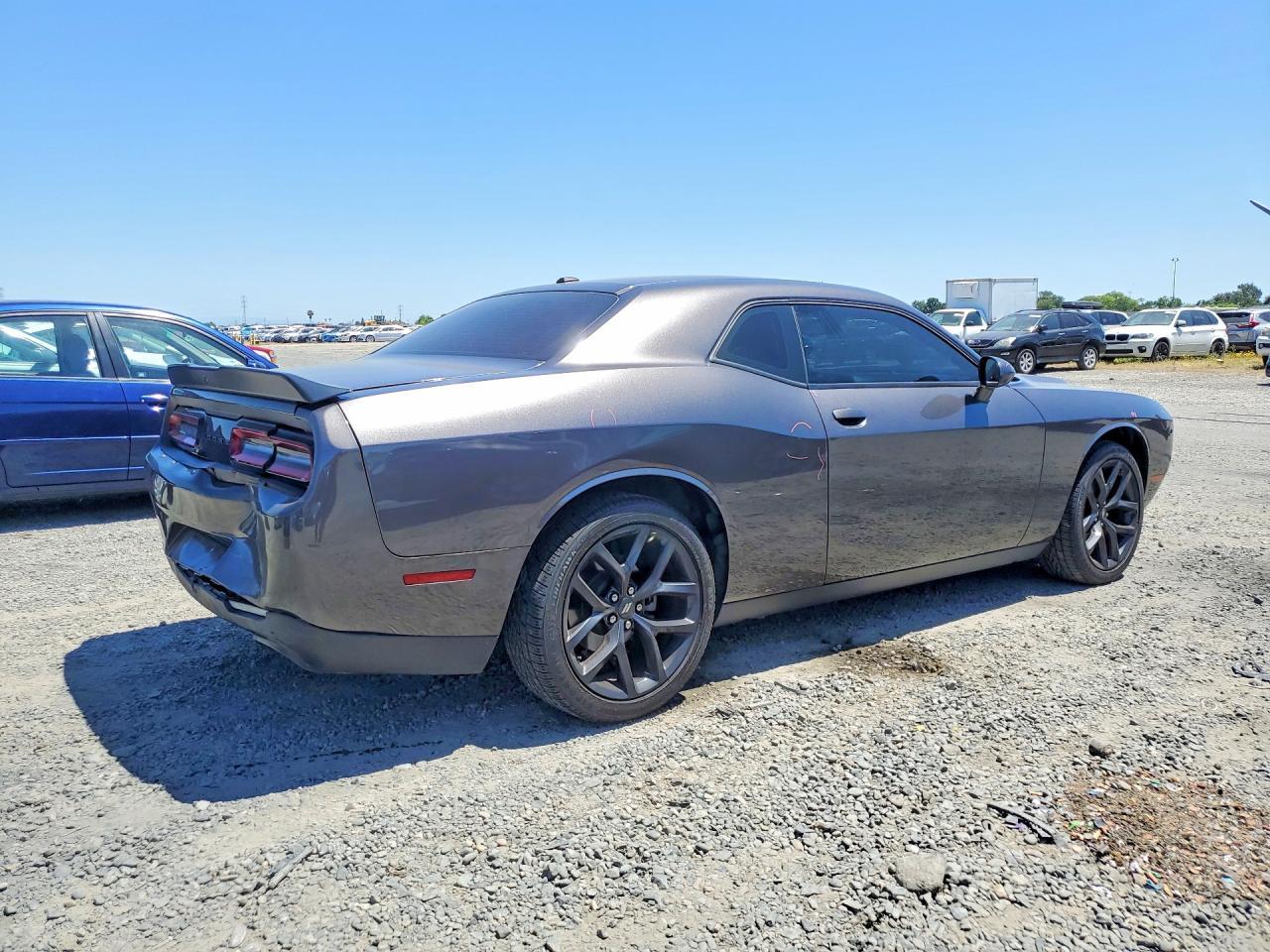 2022 Dodge Challenger Sxt - zdjęcie 3