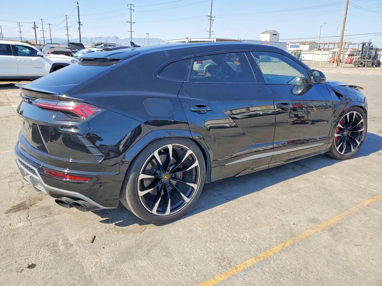 2019 Lamborghini Urus - zdjęcie 3