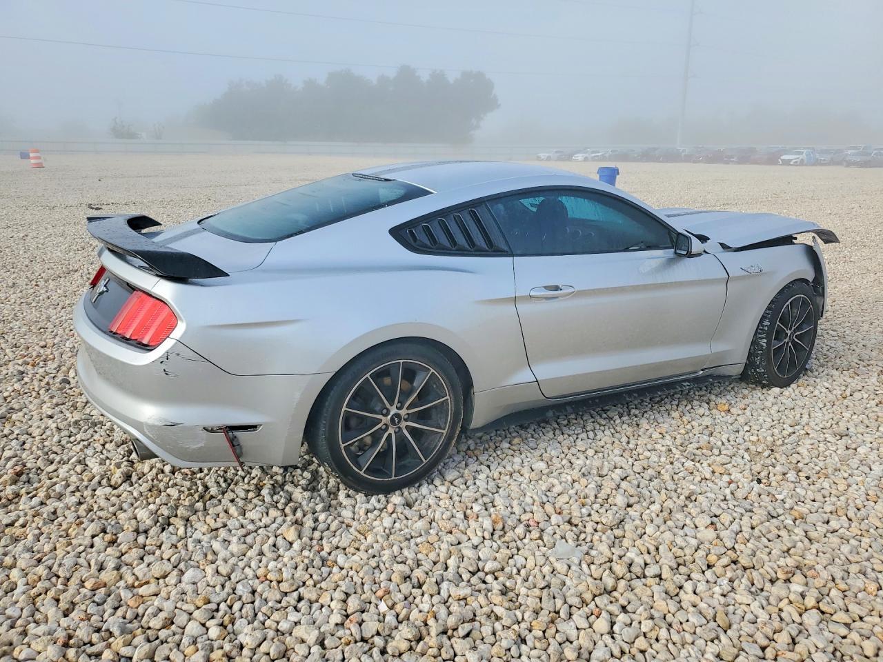2016 Ford Mustang - zdjęcie 3