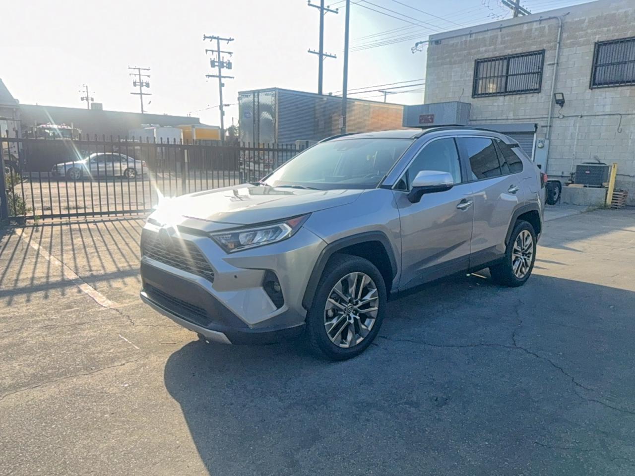 2021 Toyota Rav4 Limited - zdjęcie 2