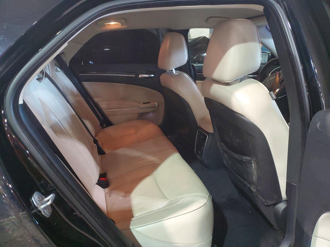2018 Chrysler 300 Limited - zdjęcie 10