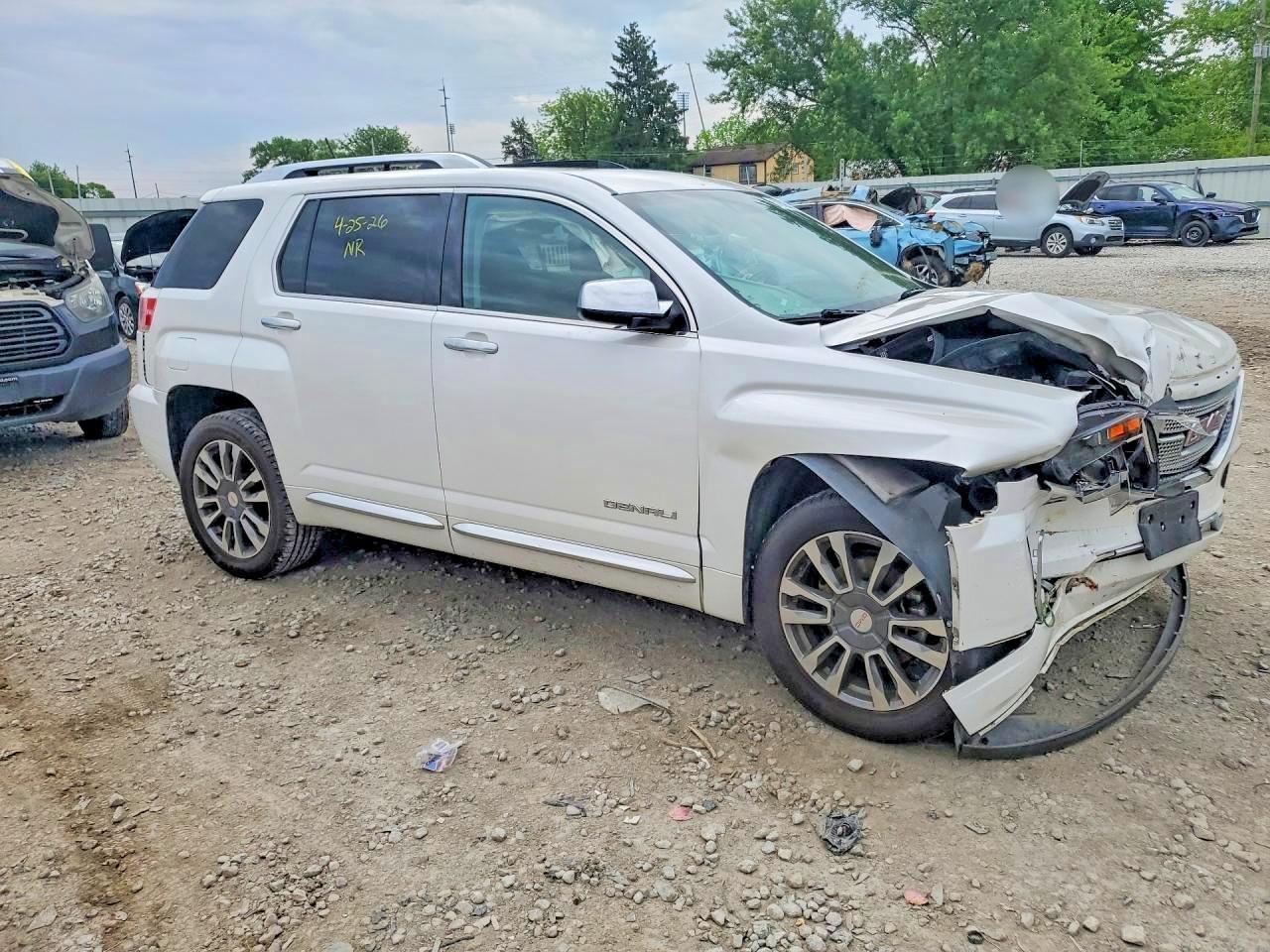2016 GMC Terrain Denali - zdjęcie 4