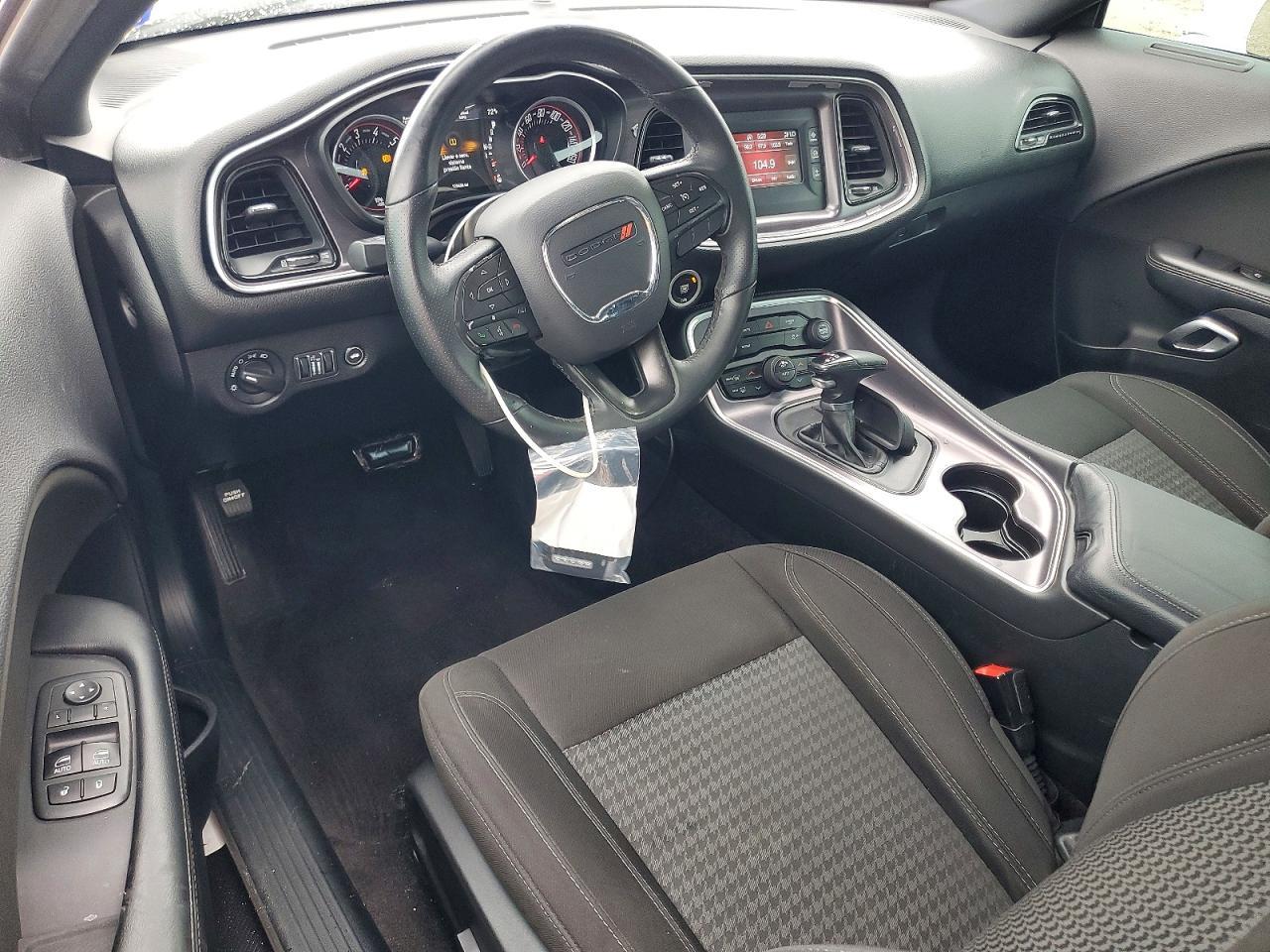 2017 Dodge Challenger Sxt - zdjęcie 8