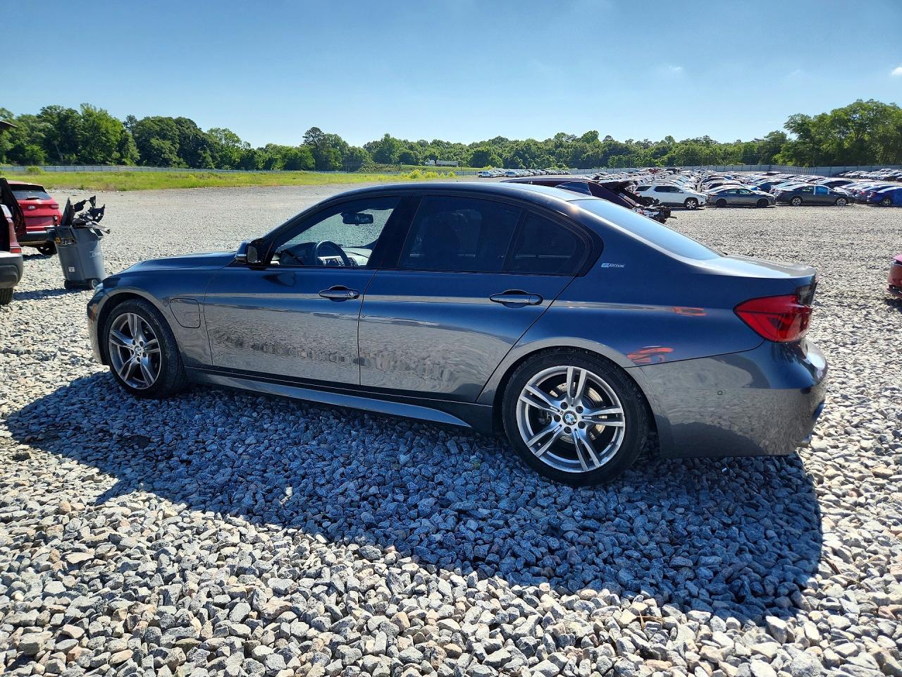 2017 BMW 330E - zdjęcie 2