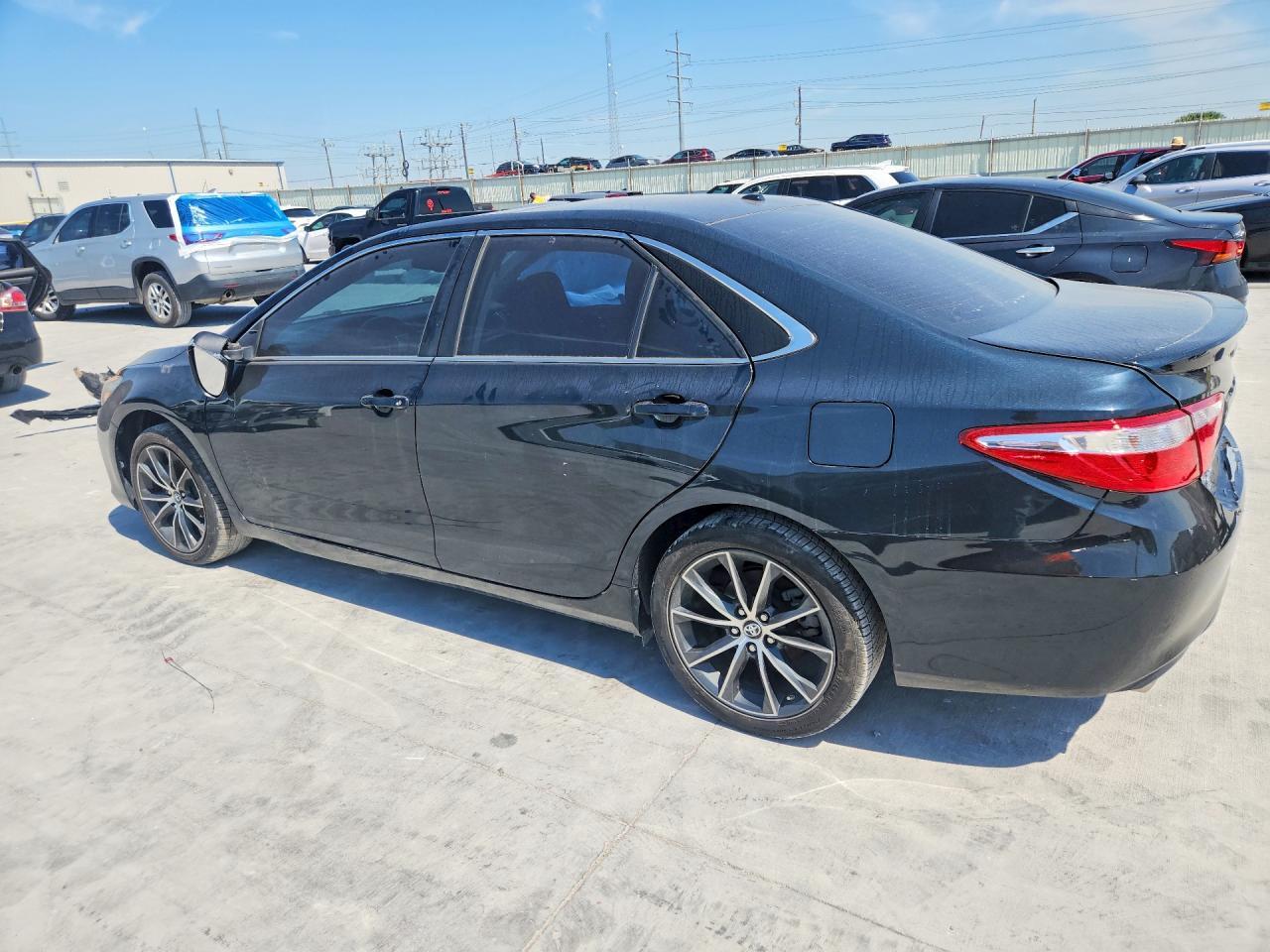 2017 Toyota Camry Xse V6 - zdjęcie 2