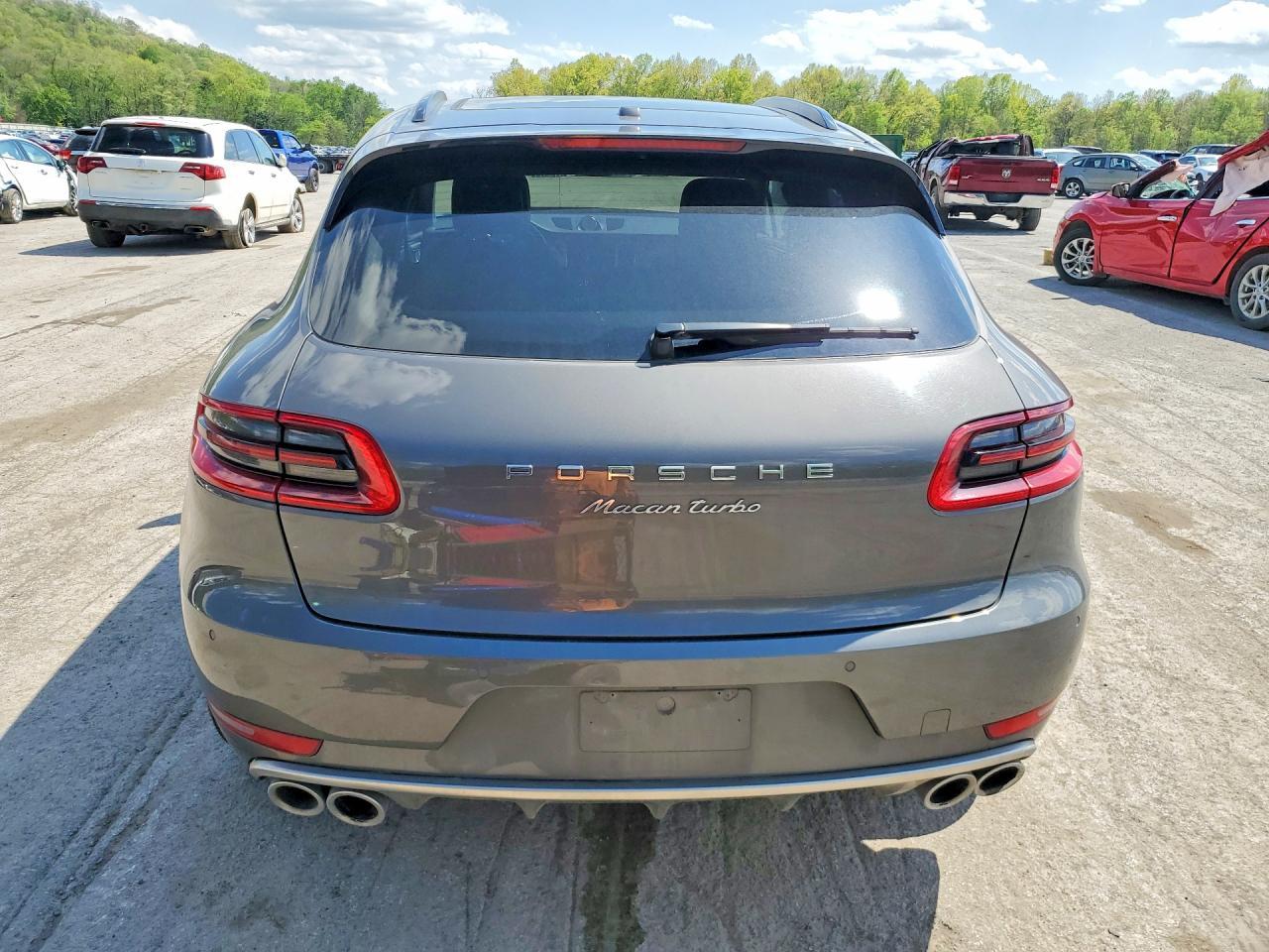 2016 Porsche Macan Turbo - zdjęcie 6