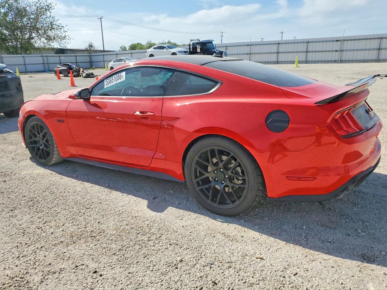 2022 Ford Mustang Gt - zdjęcie 2