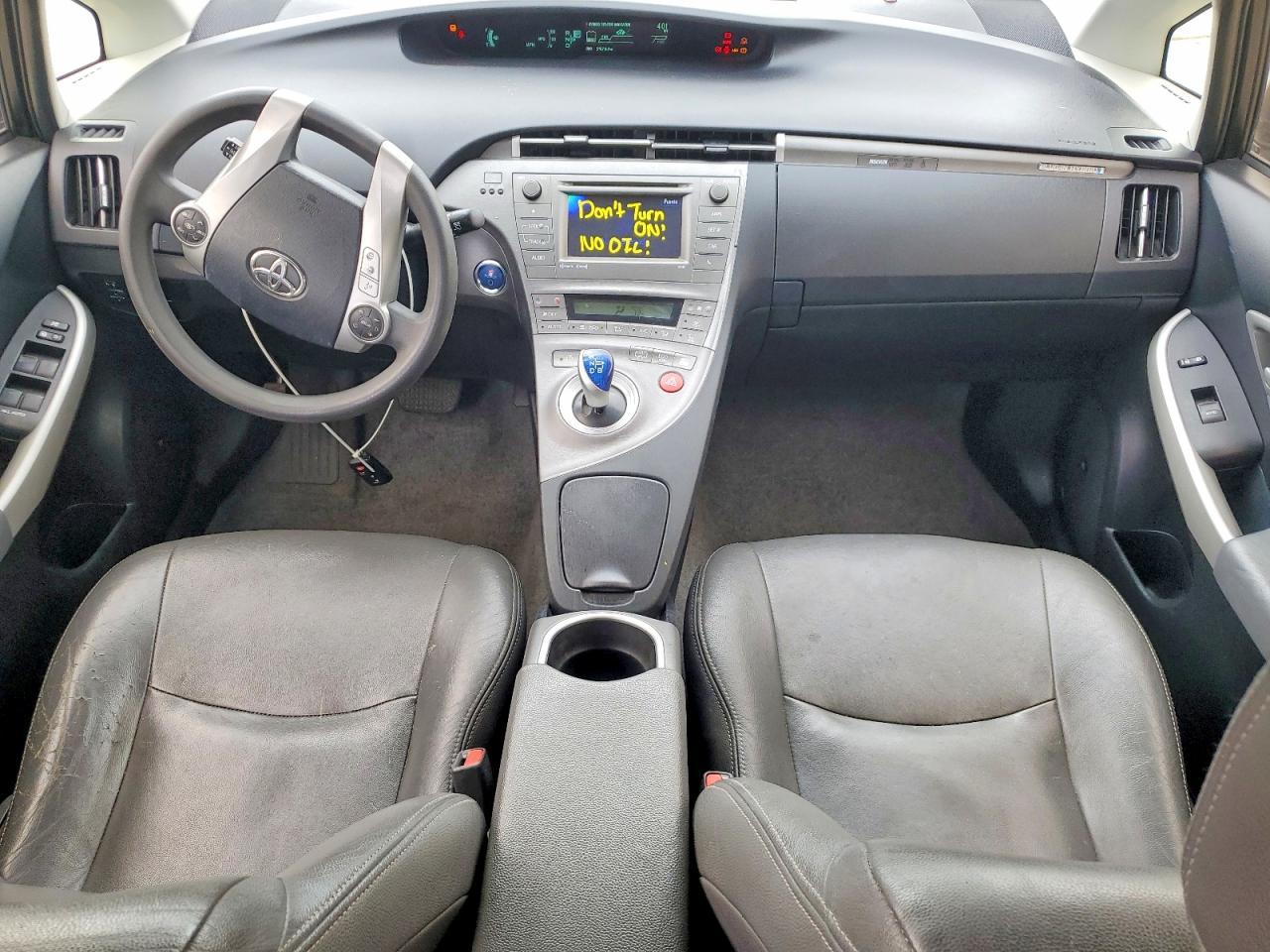 2015 Toyota Prius Plug-In Hybrid Base - zdjęcie 8