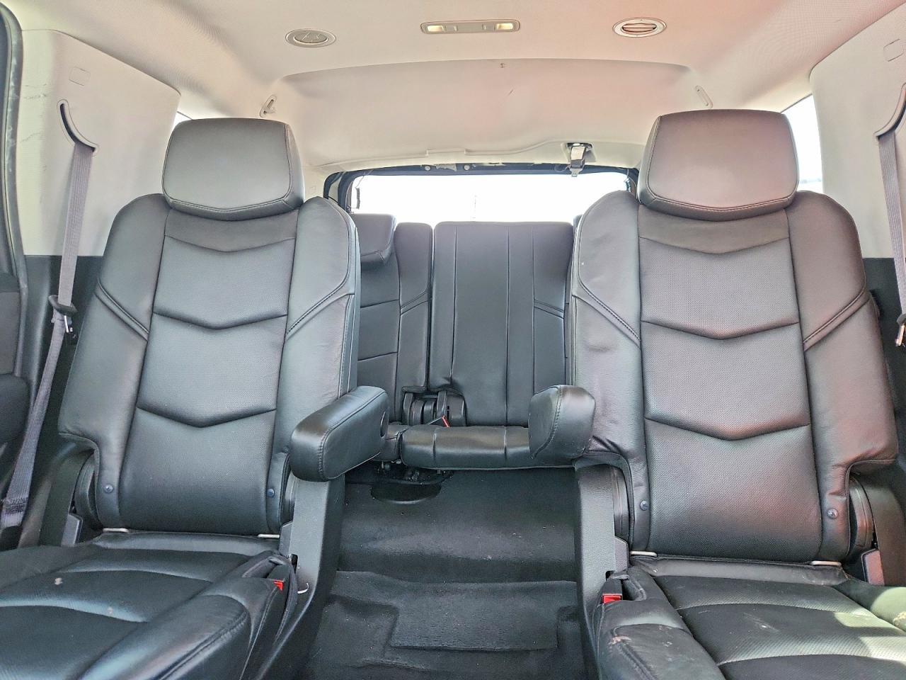 2016 Cadillac Escalade Luxury - zdjęcie 10
