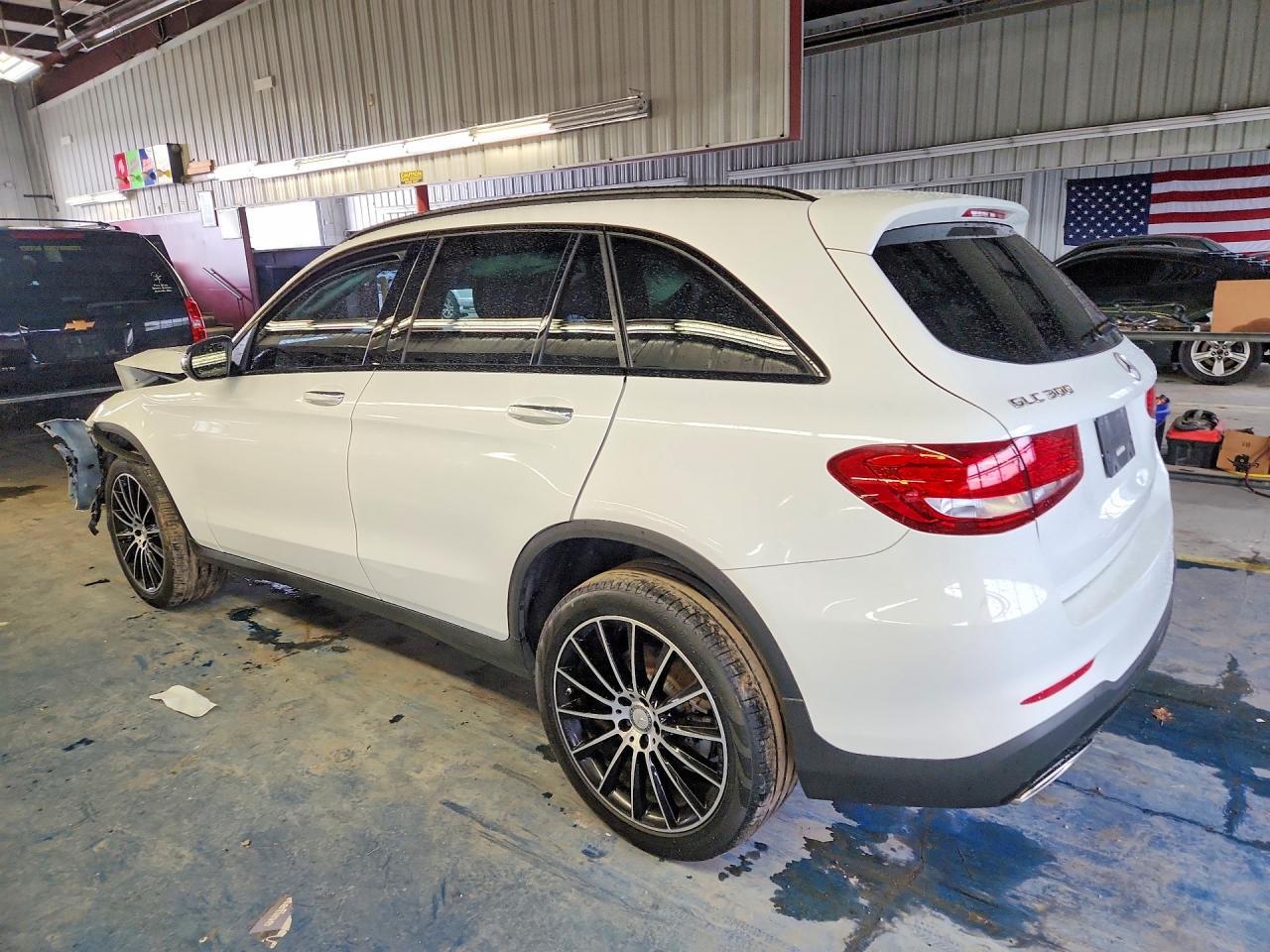 2017 Mercedes-Benz Glc 300 4Matic - zdjęcie 2
