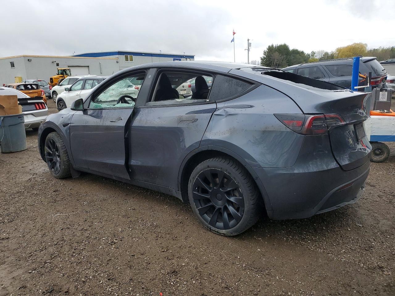 2023 Tesla Model Y - zdjęcie 2